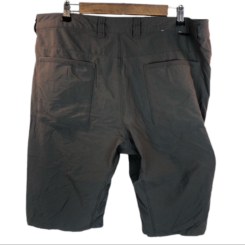 Shorts - Picture 2 of 4